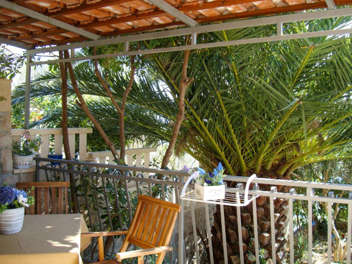Holiday Home Garden Apartment - Brc650 By Interhome Sumartin Eksteriør bilde