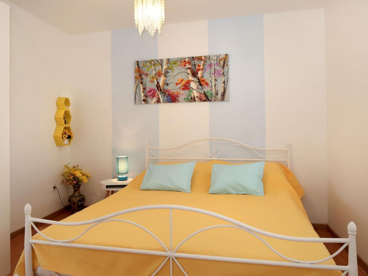 Holiday Home Garden Apartment - Brc650 By Interhome Sumartin Eksteriør bilde